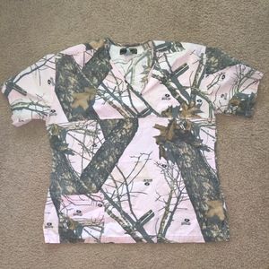 Mossy oak scrub top